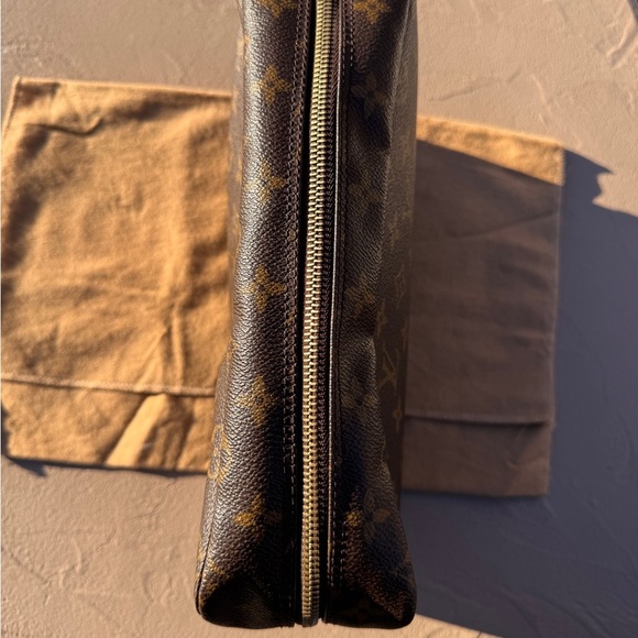 Louis Vuitton Brown Monogram Pouch - Picture 4 of 12
